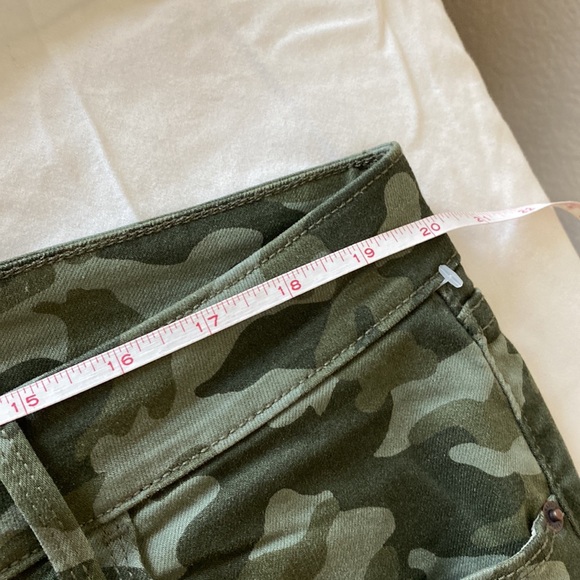 NWOT Old Navy, rockstar, green camouflage jean. Mid rise. Size 16. - Picture 7 of 9
